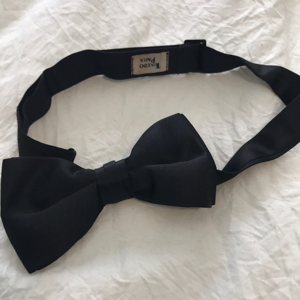 Men’s adjustable Bowtie, black.